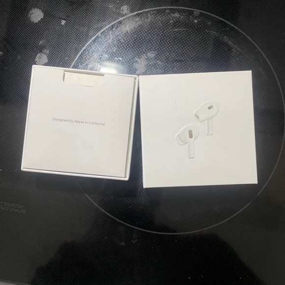 Airpod pro gen 2 - Picture 2 of 4